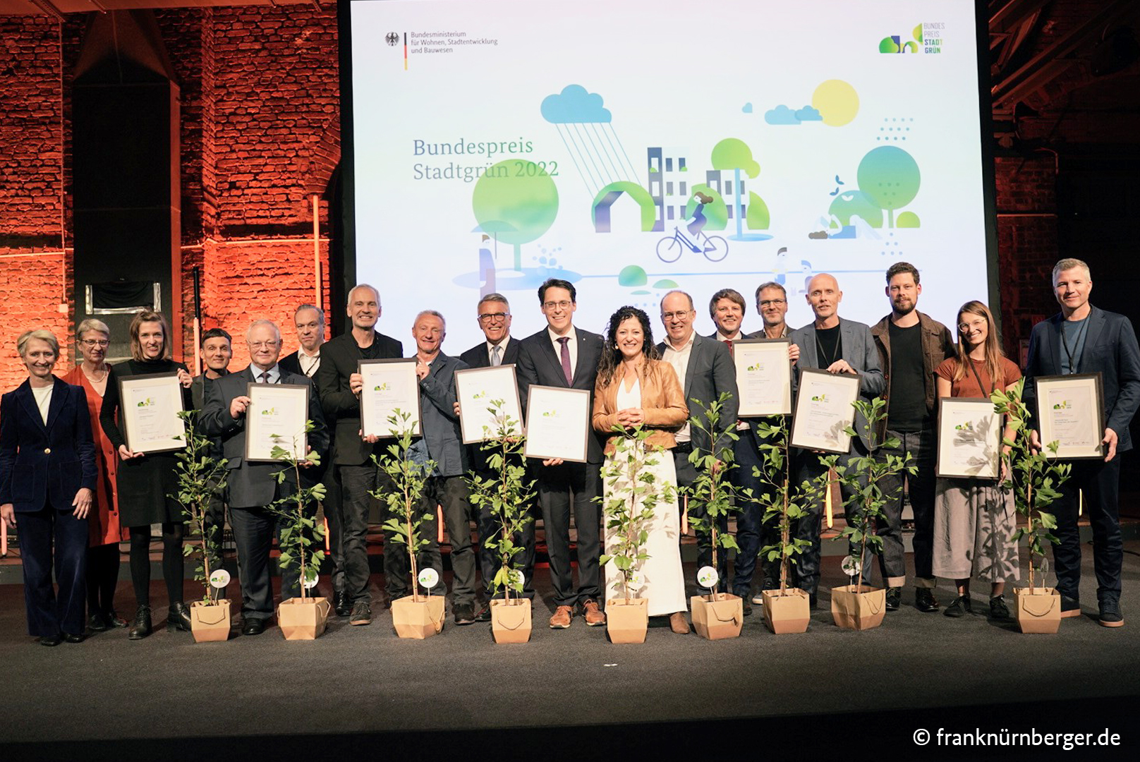 Bundespreis Stadtgrün 2022 – 5 Preise und 4 Anerkennungen für klimaangepasstes Stadtgrün